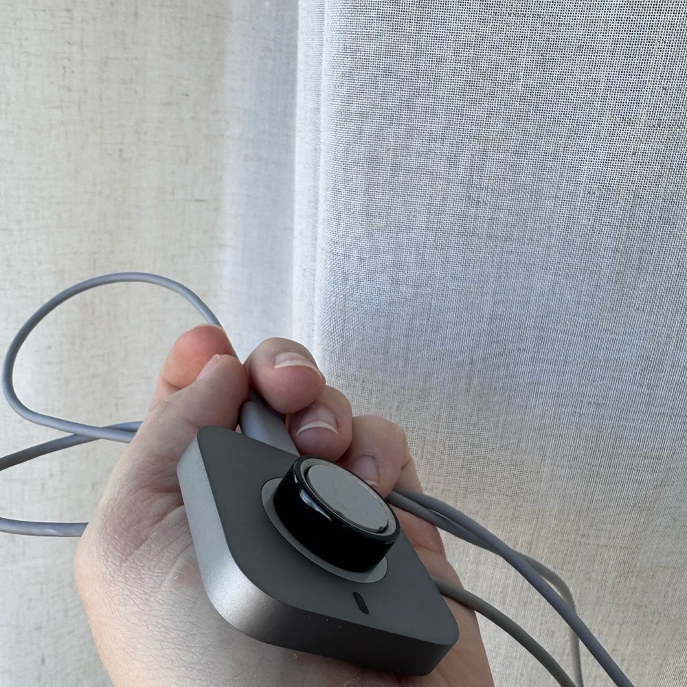 Oura Ring Gen 4 - Size 8 with Charger